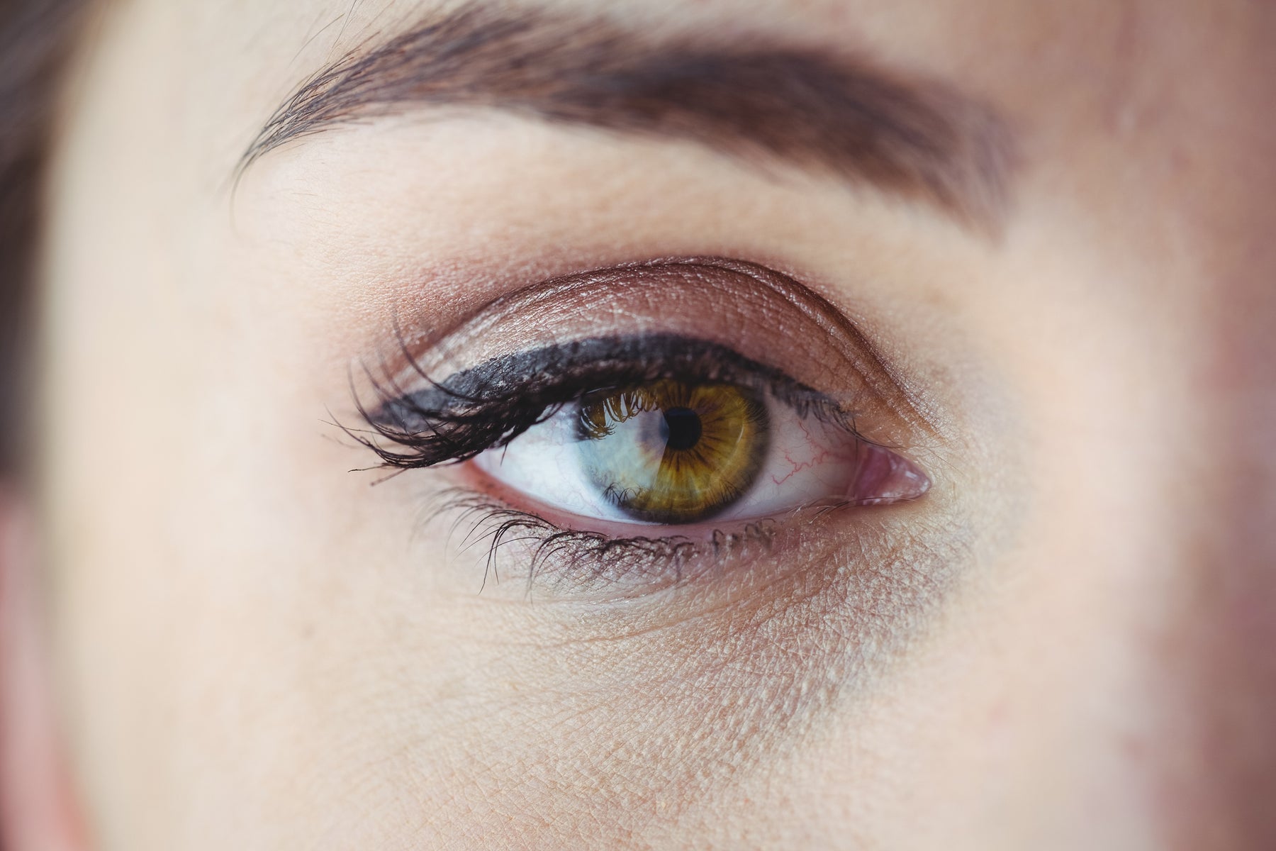 How to Apply Neutral Eyeshadow for Mature Eyes